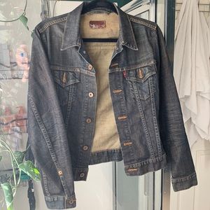Levi’s classic stretch trucker denim jean jacket medium wash Size Medium